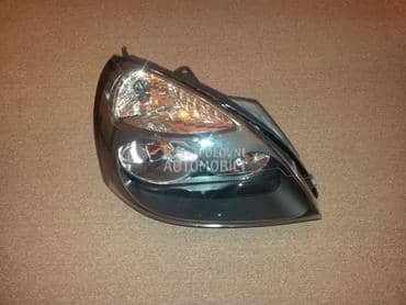 Far desni za Renault Clio od 2001. do 2006. god.