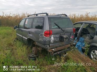 Nissan Terrano -  kompletan auto u delovima