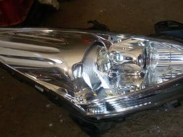 Desni far za Peugeot 3008