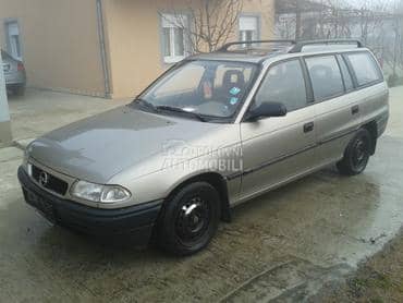 Opel Astra F - kompletan auto u delovima