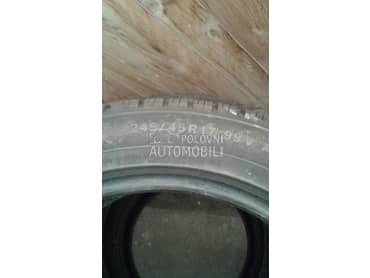 Dunlop 245/45 R17 Zimska