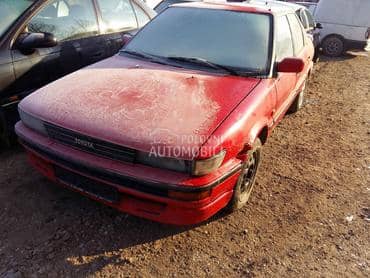 Toyota Corolla - kompletan auto u delovima