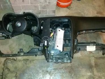 Instrumet tabla za Alfa Romeo 159