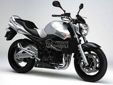 SUZUKI GSR 600 03 God.