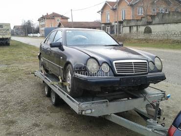 Mercedes Benz E 220 - kompletan auto u delovima