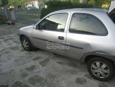 Opel Corsa B - kompletan auto u delovima