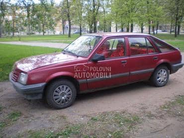 Delovi za Opel Ascona