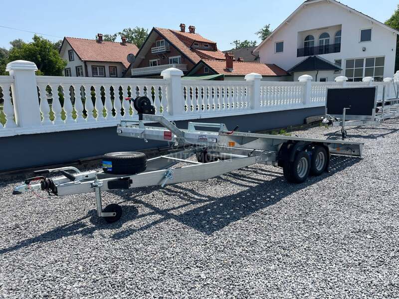 Niewiadow Pongratz kip 4x2m. 2,5t.