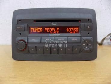 Fabricki cd plajer za Fiat Panda