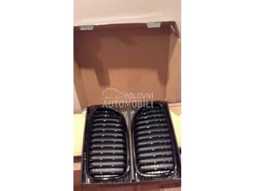 Crni grilovi za BMW 518, 520, 525 ...