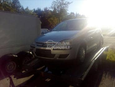Opel Corsa C -  kompletan auto u delovima