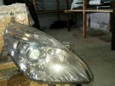 Far desni za Renault Scenic za 2010. god.