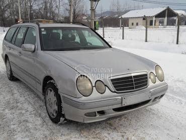 Mercedes Benz E 220 - kompletan auto u delovima