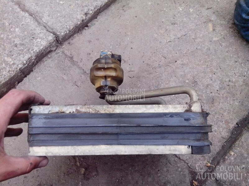 SEAT IBIZA HLADNJACI I POSUDE