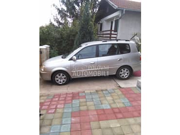 Delovi za Kia Carens