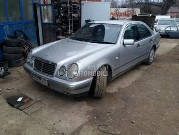 Mercedes Benz E 200 - kompletan auto u delovima