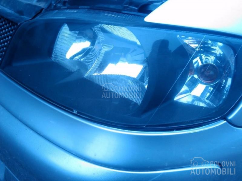 SEAT IBIZA FAROVI I STOPO