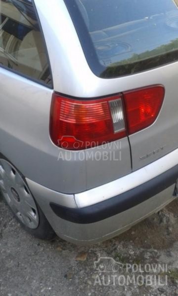 SEAT IBIZA FAROVI I STOPO