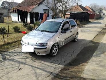 Fiat Punto - kompletan auto u delovima